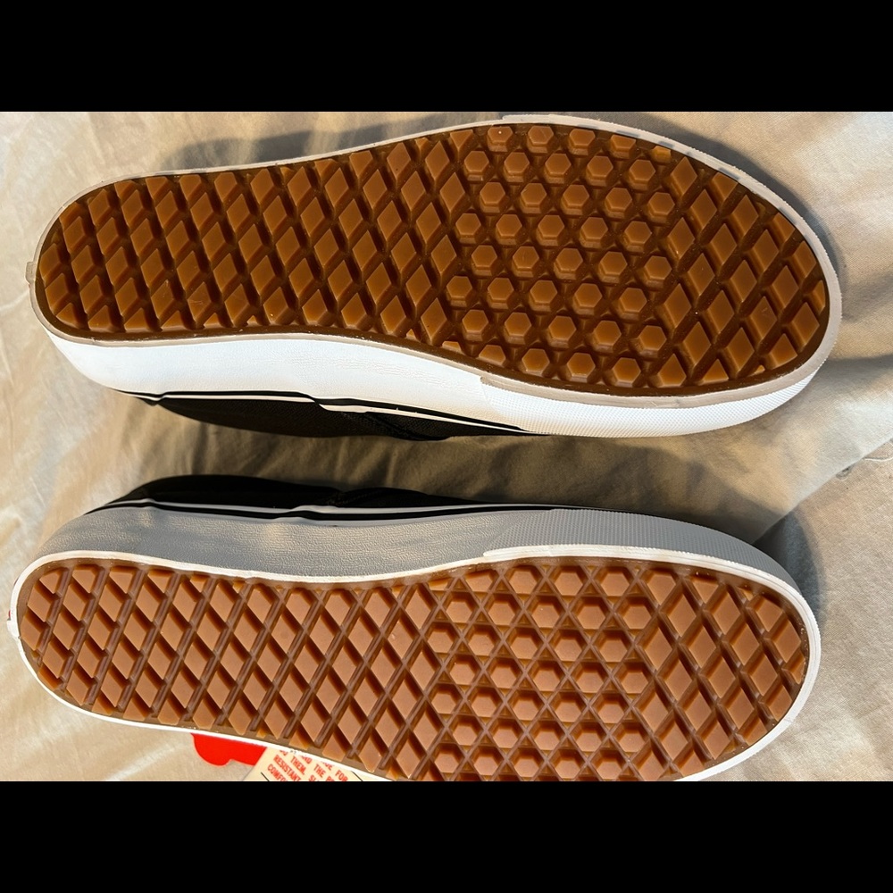Vans - Picture 3 of 4